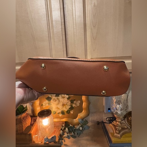 London Fog Brown 4 Compartment Handbag - Picture 4 of 16